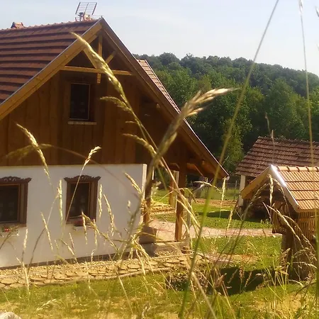 Pagony Piheno Farm Apartmán *