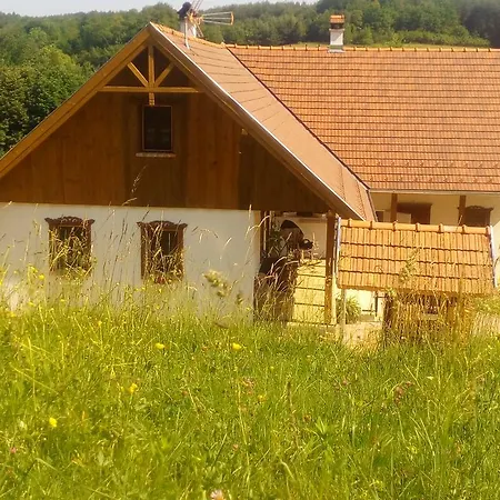 Pagony Piheno Farm Apartmán